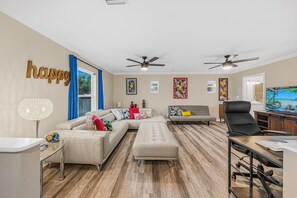 Smart TV, table football - Spacious 4BR Retreat w/ Game Room + Patio (Tampa)