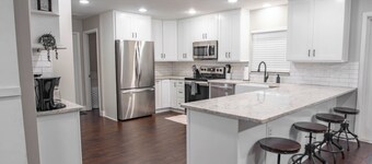 The Highland House • Cozy • 3BR • Fireplace • Patio