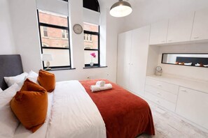 2 bedrooms, iron/ironing board, WiFi, bed sheets