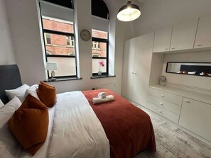 Room - Modern 2 Bed City Centre Apartment (Leeds City Centre)