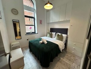 Room - Modern 2 Bed City Centre Apartment (Leeds City Centre)