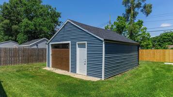 House, 2 Bedrooms | Exterior