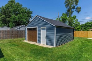 House, 2 Bedrooms | Exterior - Cute Newly Remodeled Home Close to Notredame 2bed (Mishawaka)