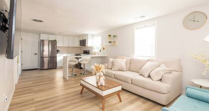 Cute Newly Remodeled Home Close to Notredame 2bed