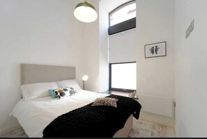2 bedrooms, WiFi - Central Leeds 2-Bed Apartment | Sleeps 6 (West Yorkshire)