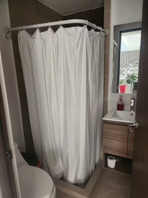 Shower, hair dryer, towels, soap - Residential Apartment with Gym, Coworking and more.Zona Tepeyac Basilica Guadalupe (Ciudad de México)