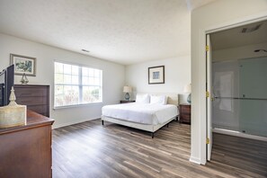 Room - Keystone Garden Villa B (Indianapolis)