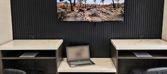 The Atlas Inn & Suites LAX