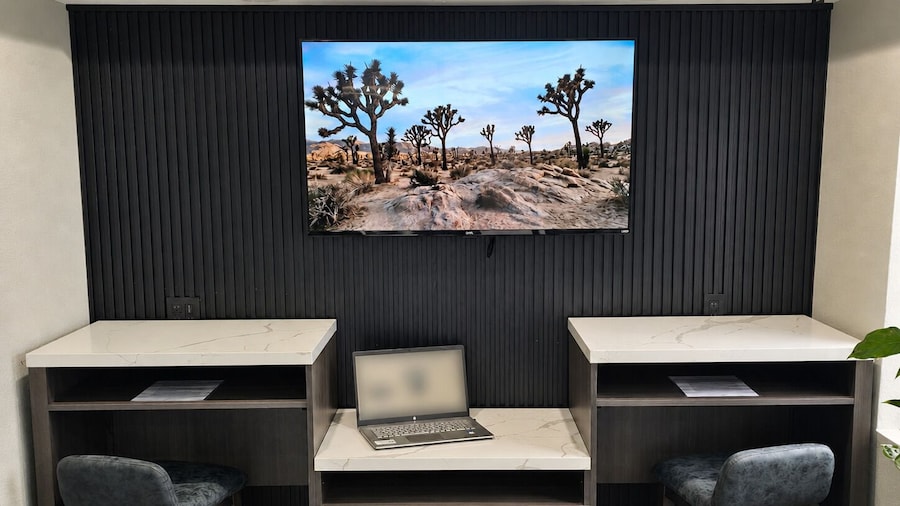 The Atlas Inn & Suites LAX