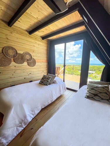 Cabin Cinnamon / 2 bedroom cabin in / Jacuzzi / Romantic Nature with AC