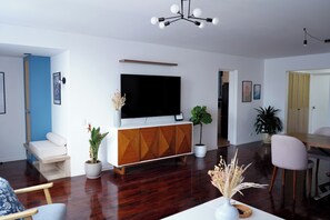 Living area - Cozy and Bright Apartment (lima)