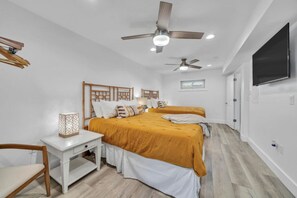 Room - Beach at Your Door | 4BR | 10 Guests | Shorely Blessed #4 (Destin)