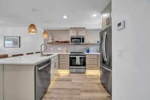 Private kitchen - Beach at Your Door | 4BR | 10 Guests | Shorely Blessed #4 (Destin)