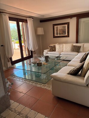 Living area - Villa Lian 5BR/4BA w/Large Pool and Amazing Sunset View of the Sea (Conca Verde)