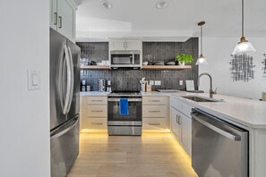 Private kitchen - On the Sand | 4BR | Sleeps 10 | Isle Be Back #5 (Destin)