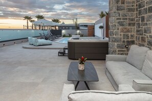 Terrace/patio - AZURE Seaside Residence (Vathianos Kampos)