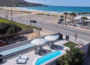Outdoor pool - AZURE Seaside Residence (Vathianos Kampos)