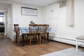 Dining - Pleasant Valley Cozy Hideaway (East Earl)