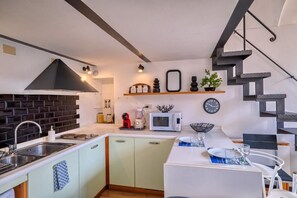 Microwave - STUDIO LOFT IN THE CENTER SANREMO FOR 3 PEOPLE (Sanremo)