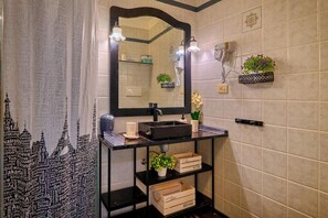 Hair dryer, towels, toilet paper - STUDIO LOFT IN THE CENTER SANREMO FOR 3 PEOPLE (Sanremo)
