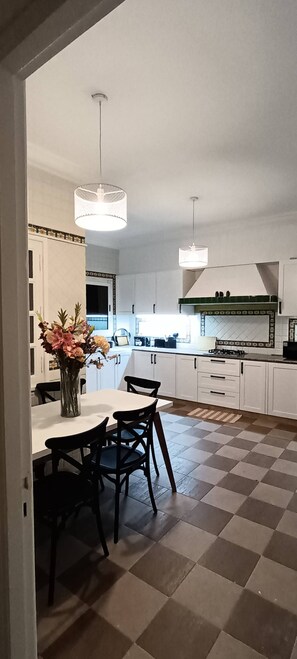 Villa, 4 habitaciones, con acceso para personas discapacitadas, para fumadores | Comedor