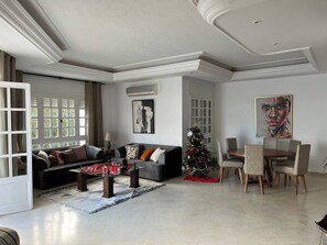 Villa, 4 Bedrooms, Accessible, Smoking | Living room