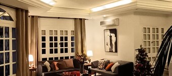 Charming 600sqm Villa With a Large Garden & Pool