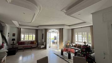 Villa, 4 Bedrooms, Accessible, Smoking | Living room