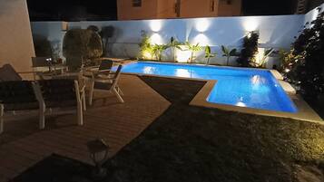 Vila, 4 quartos, acessível, para fumantes | Piscina