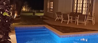 Charming 600sqm Villa With a Large Garden & Pool