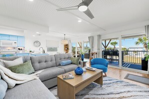 Living area - Beep Bop Inn! 199 Steps to the Beach, Gulf Views, Pet Friendly (Indian Rocks Beach)