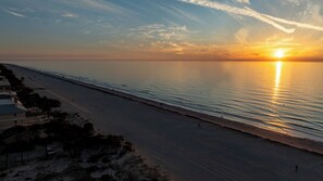 Beach - Beep Bop Inn! 199 Steps to the Beach, Gulf Views, Pet Friendly (Indian Rocks Beach)