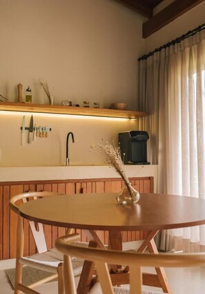 Classic-Suite, Balkon, Bergblick | Speisen