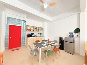 Dining - Summerset Hatyai, Colorful 4BR Villa for 18 Pax, Near Street Food (Hat Yai)