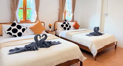 Summerset Hatyai, Colorful 4BR Villa for 18 Pax, Near Street Food