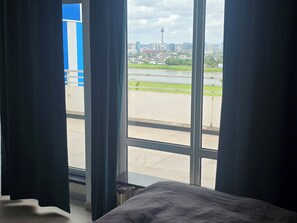 3 slaapkamers, een strijkplank/strijkijzer, internet, beddengoed