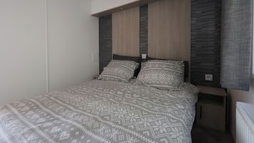 2 bedrooms