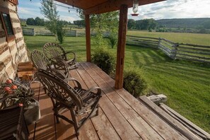 Terrace/patio - Secluded Log Cabin | Stunning Views | Near Bryce Canyon (Garfield County)