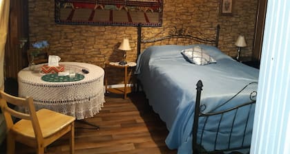 Historic Centennial House: Large courtyard for campfire and activities.