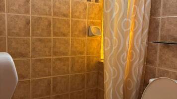Comfort Double or Twin Room, Garden View | Bathroom | Shower, free toiletries, hair dryer, towels