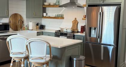 Fully renovated, modern apartment in town
