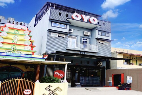 Luxury Twin Stay with Free WiFi and Parking