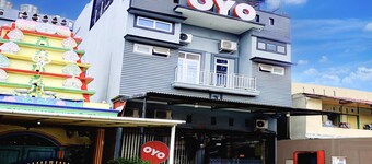 Luxury Twin Stay with Free WiFi and Parking