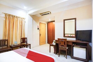 Room - Cozy Double Escape W/ Free WiFi and Parking (Banda Aceh)