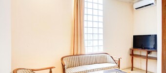 Luxury Deluxe DBL Retreat W/ Free WiFi and Parking