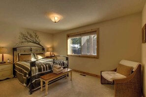 Iron/ironing board, WiFi, bed sheets - Brand New Upscale Home, Hot Tub, Foosball (South Lake Tahoe)