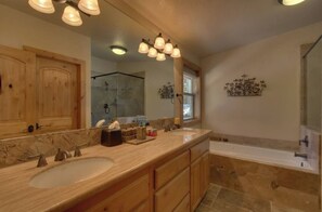 Shower, shampoo - Brand New Upscale Home, Hot Tub, Foosball (South Lake Tahoe)