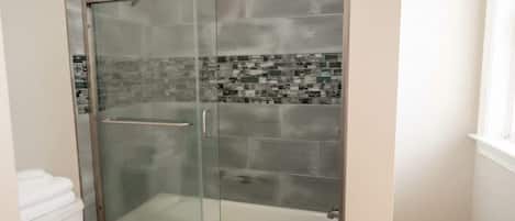 Shower, shampoo