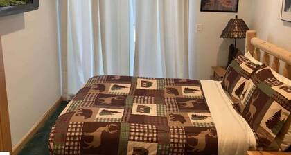 Townhouse condo with lakeviews close to lifts