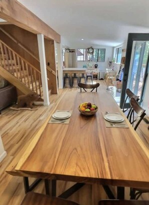 Dining - New! Walking distance to the lake and beach! (Kings Beach)
